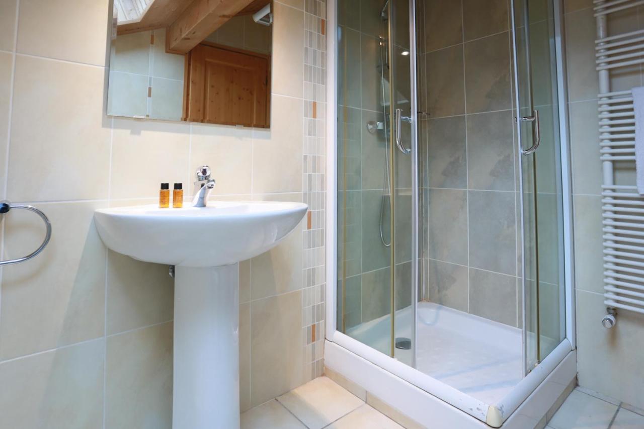 Chamonix Large Chalet, Sleeps 12, 200M2, 5 Bedroom, 4 Bathroom, Garden, Jacuzzi, Sauna Eksteriør billede